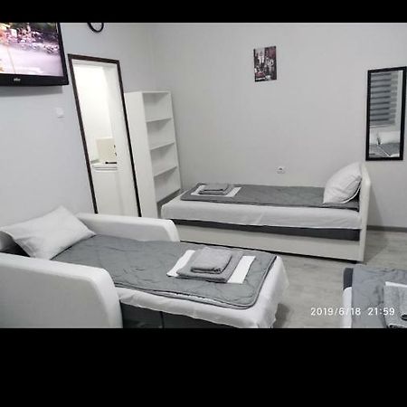 Apartmani Pinokio Ni المظهر الخارجي الصورة