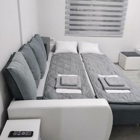 Apartmani Pinokio Ni المظهر الخارجي الصورة