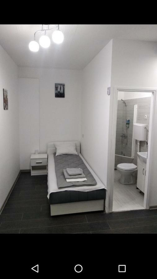 Apartmani Pinokio Ni المظهر الخارجي الصورة