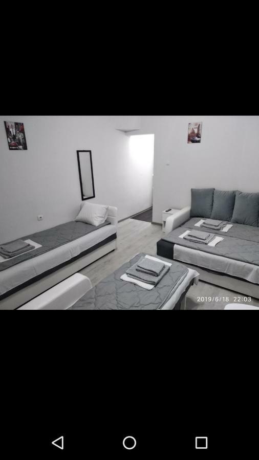 Apartmani Pinokio Ni المظهر الخارجي الصورة